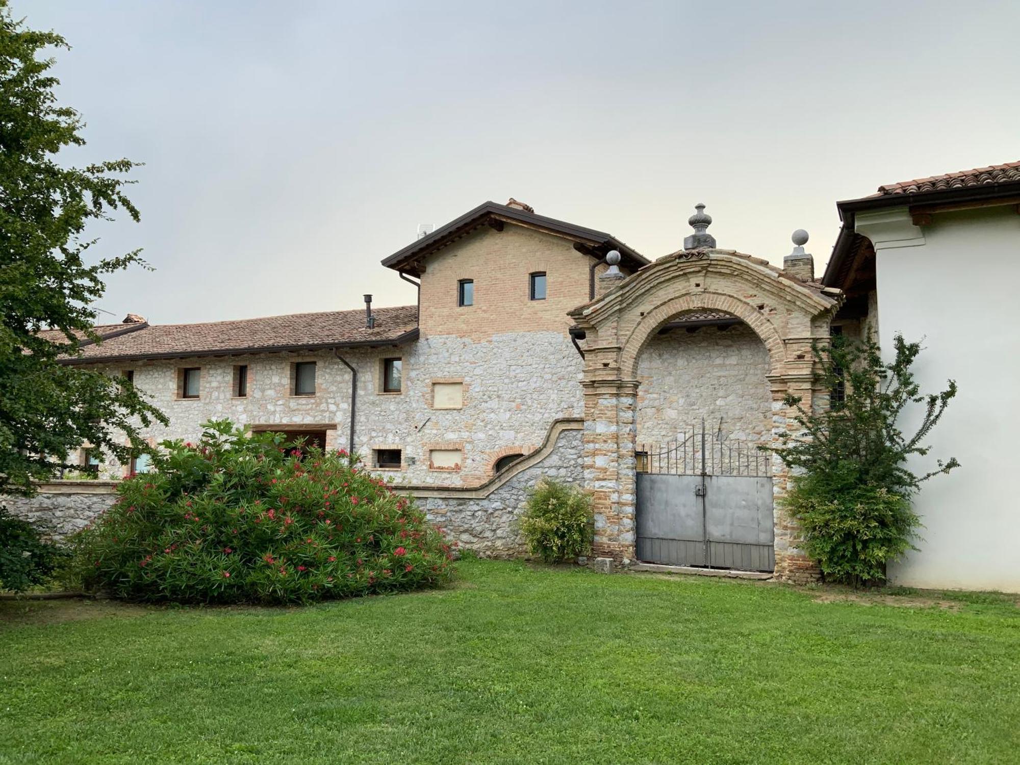 Borgo Palazzo Steffaneo San Vito al Torre Exterior foto